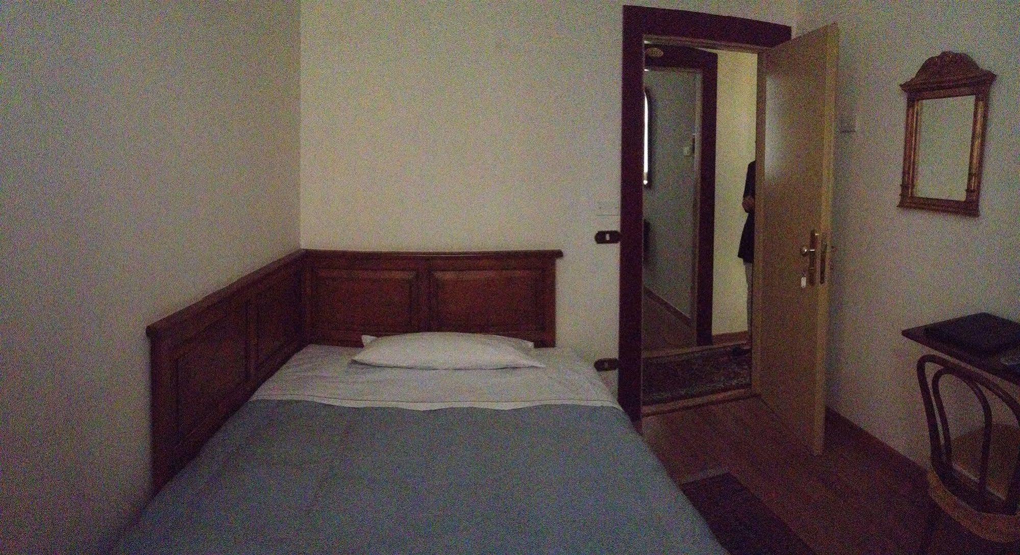 Hotel Al Castello Верона Екстериор снимка